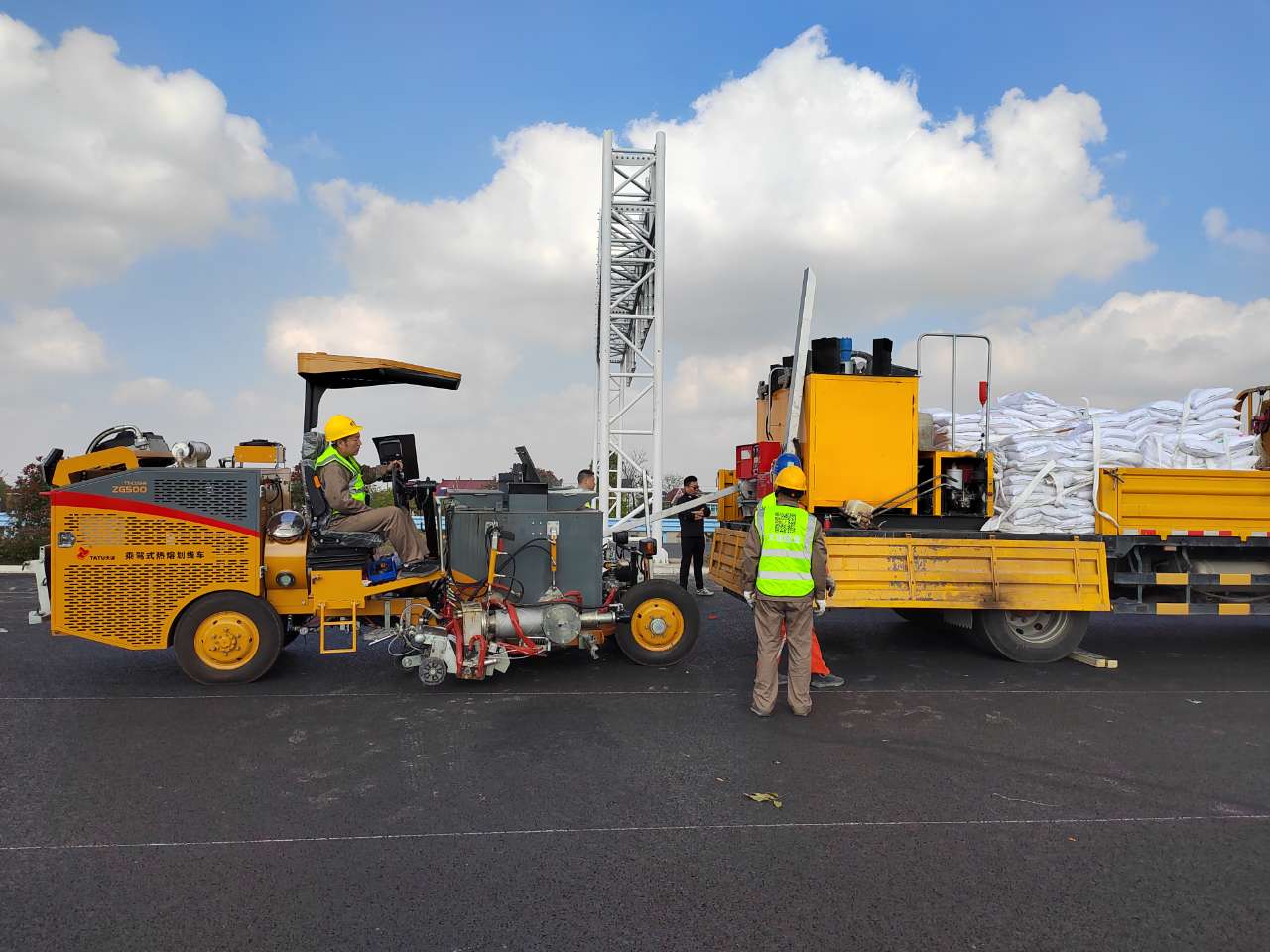 30970059.jpg 热熔道路划线机